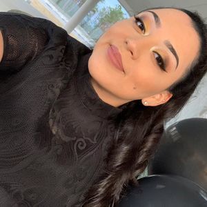 Meet your Posher, Fatima